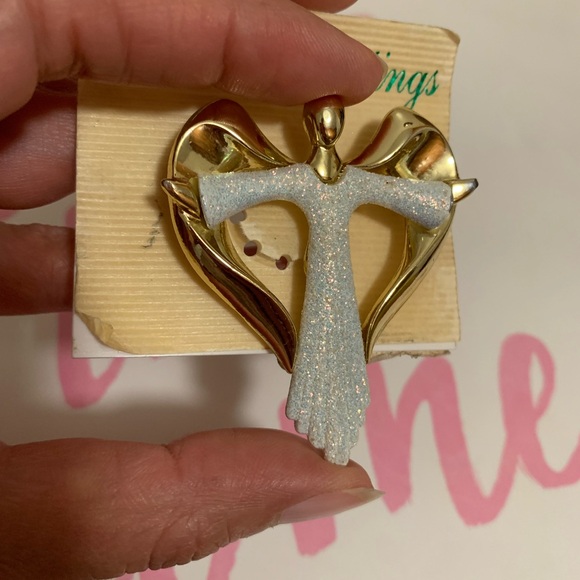 Vintage Angel with Heart Shaped Wings Brooch signed AJC Pin - Picture 5 of 12